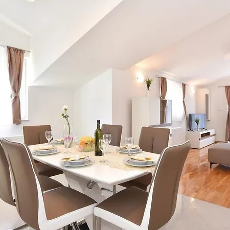 Family Friendly House With A Swimming Pool Grab, Zagora - 22830 *